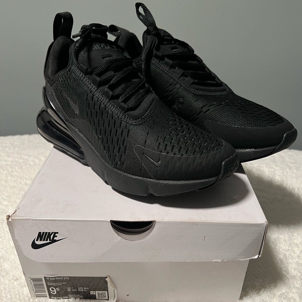Nike Air Max 270 Women’s BNIB